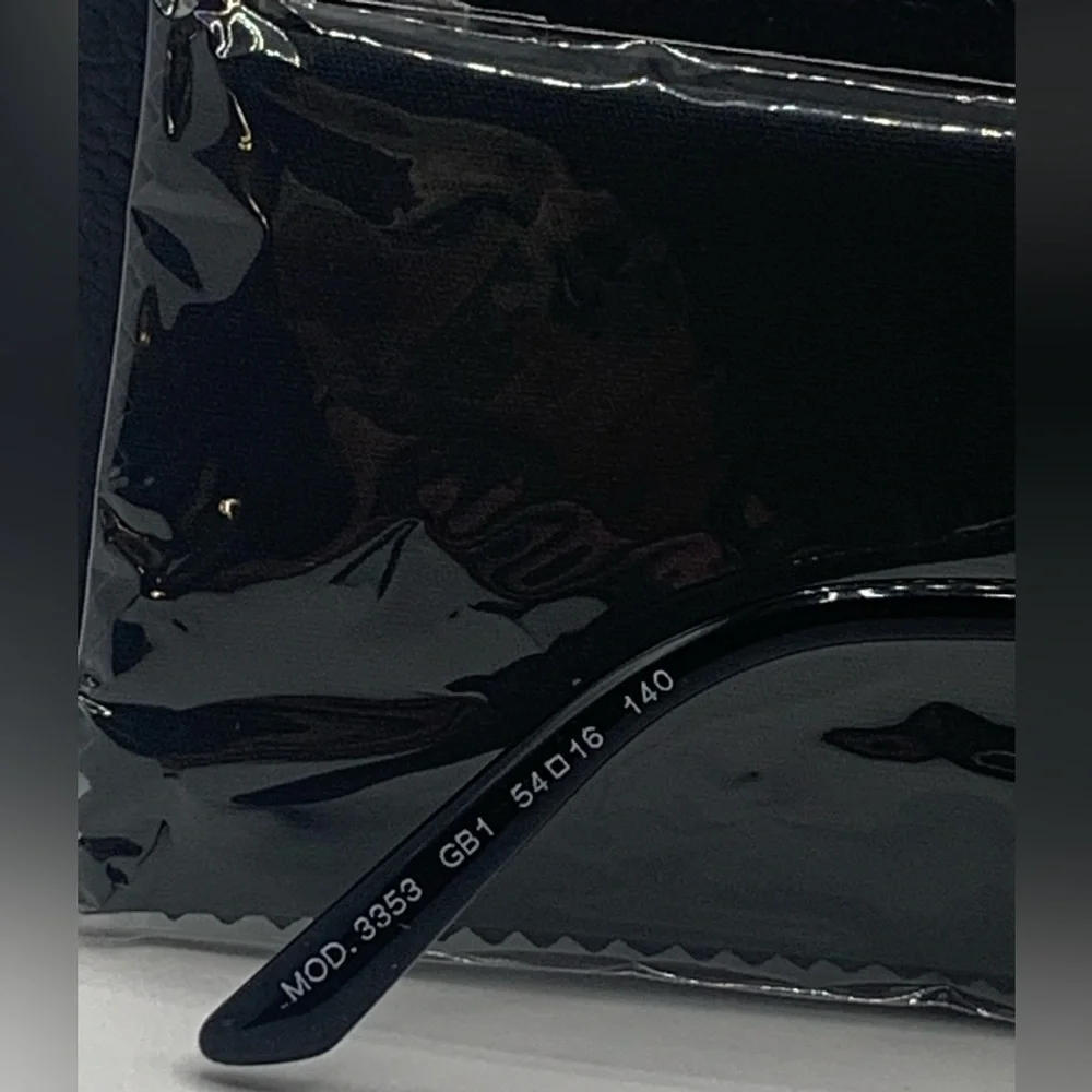 New Women’s Versace Eyeglasses - Picture 8 of 10